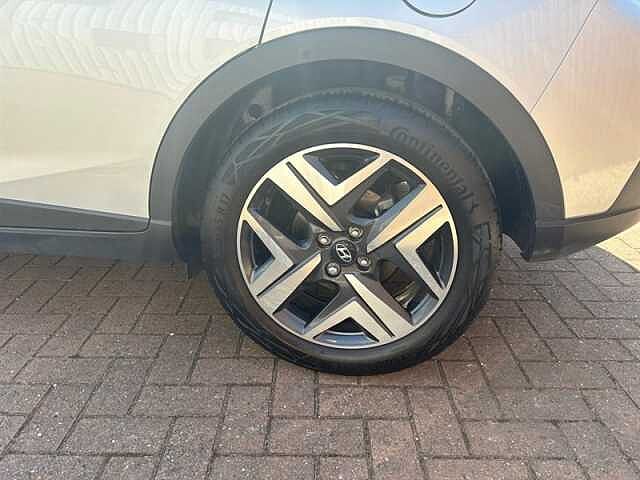 Hyundai BAYON 1.0 T-GDi MHEV Ultimate SUV 5dr Petrol Hybrid Manual Euro 6 (s/s) (120 ps) Silver