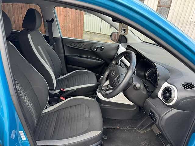 Hyundai I10 1.2 Premium Hatchback 5dr Petrol Auto Euro 6 (s/s) (84 ps) Blue