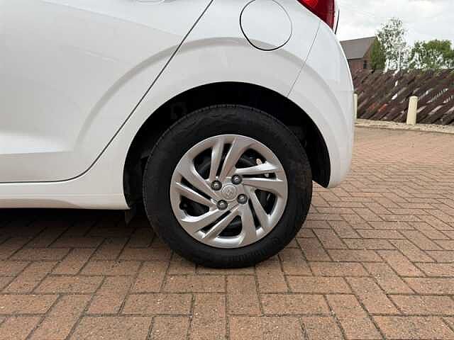Hyundai I10 1.0 SE Hatchback 5dr Petrol Manual Euro 6 (s/s) (67 ps) White