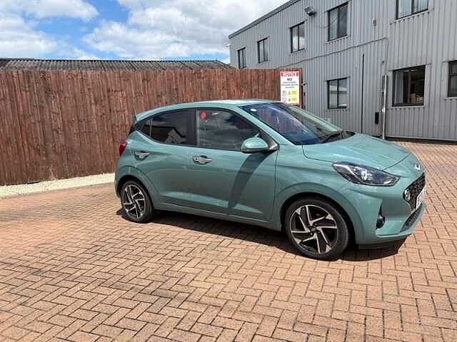 Hyundai I10 1.2 Premium Hatchback 5dr Petrol Manual Euro 6 (s/s) (84 ps) Green