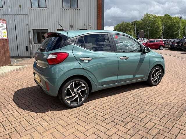 Hyundai I10 1.2 Premium Hatchback 5dr Petrol Manual Euro 6 (s/s) (84 ps) Green