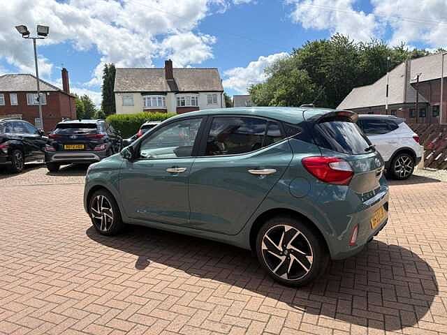 Hyundai I10 1.2 Premium Hatchback 5dr Petrol Manual Euro 6 (s/s) (84 ps) Green