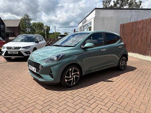 Hyundai I10 1.2 Premium Hatchback 5dr Petrol Manual Euro 6 (s/s) (84 ps) Green