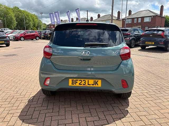 Hyundai I10 1.2 Premium Hatchback 5dr Petrol Manual Euro 6 (s/s) (84 ps) Green